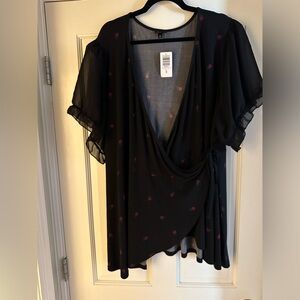 Torrid NWT rose patterned top